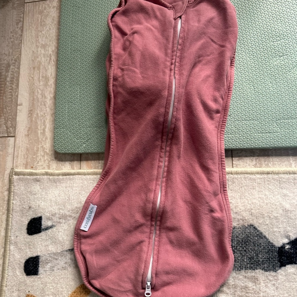 Comfy Cubs set of 2 Dusty Rose and Rose Baby Swaddle with Zipper